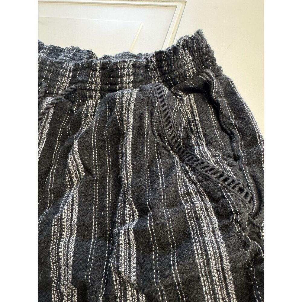Briggs Shorts Women’s Medium Black Striped Elastic Waist Pockets Linen Blend - Picture 2 of 5